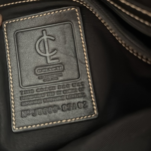 Coach messenger bag.  Leather. - Picture 4 of 11